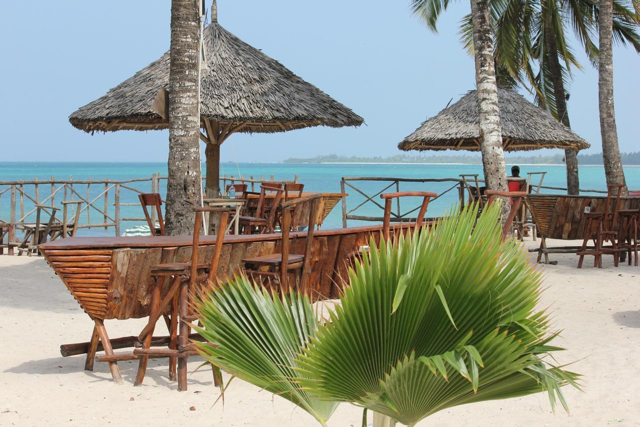 Villa Dahl Beach Resort ดาร์เอสซาลาม ภายนอก รูปภาพ
