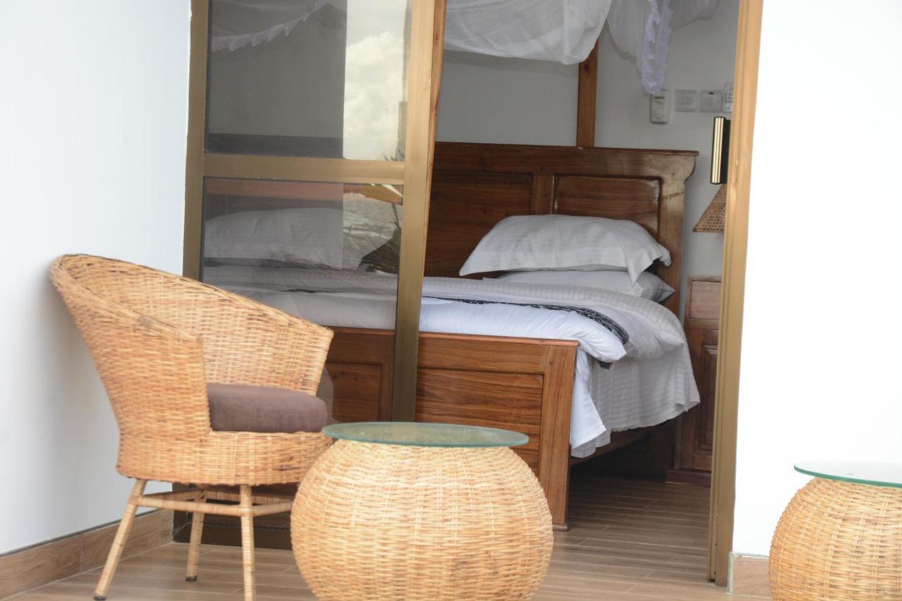 Villa Dahl Beach Resort ดาร์เอสซาลาม ภายนอก รูปภาพ