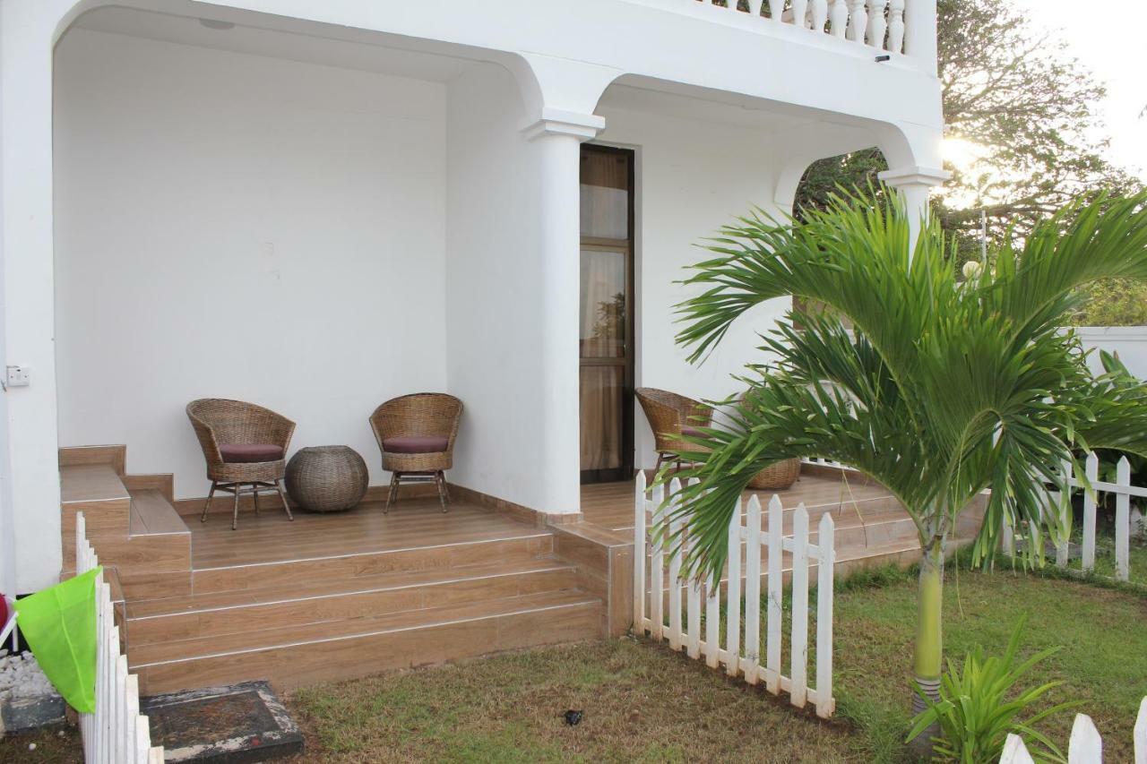 Villa Dahl Beach Resort ดาร์เอสซาลาม ภายนอก รูปภาพ